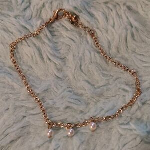 Delicate Gold Chain Bracelet with Pearl Drops